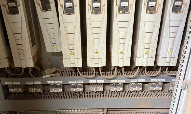 Nettoyage d'armoires électriques dans la région Rhône-Alpes